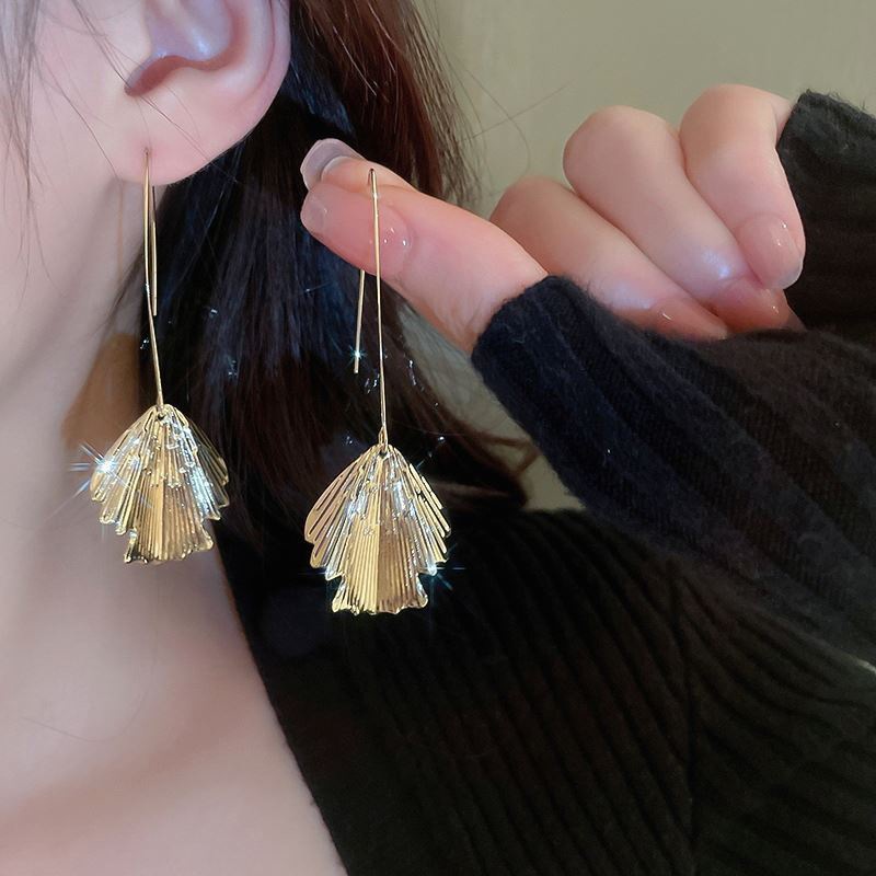 23 New ~ unique ginkgo leaf earrings for women South Korea cold style elegant simple earrings ear hook accessories