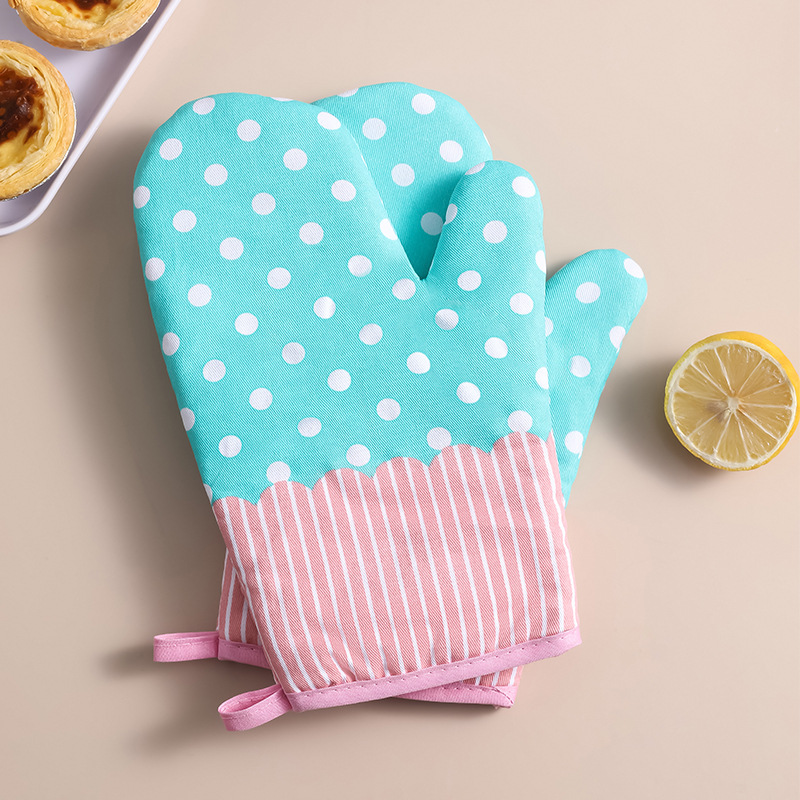 Picture of Kitchen Microwave Oven Heat Insulating Gloves Thickened Plaid Anti-scalding Anti-heat Gloves High Temperature Baking Cotton and Linen Oven Gloves