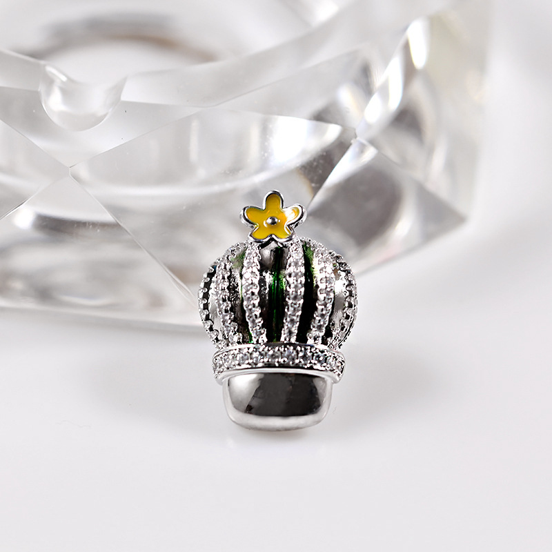 Picture of Workmanship thick gold-plated crystal cactus anti-light buckle tide personality collar pin copper zircon brooch X1955