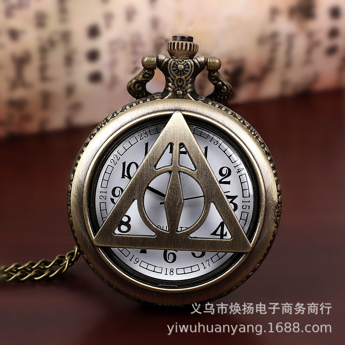 Vintage Hollow Quartz Pocket Watch with Black Hands, Poker Card Necklace, Old-Fashioned Pocket Watch, Hot Sale in Foreign Trade