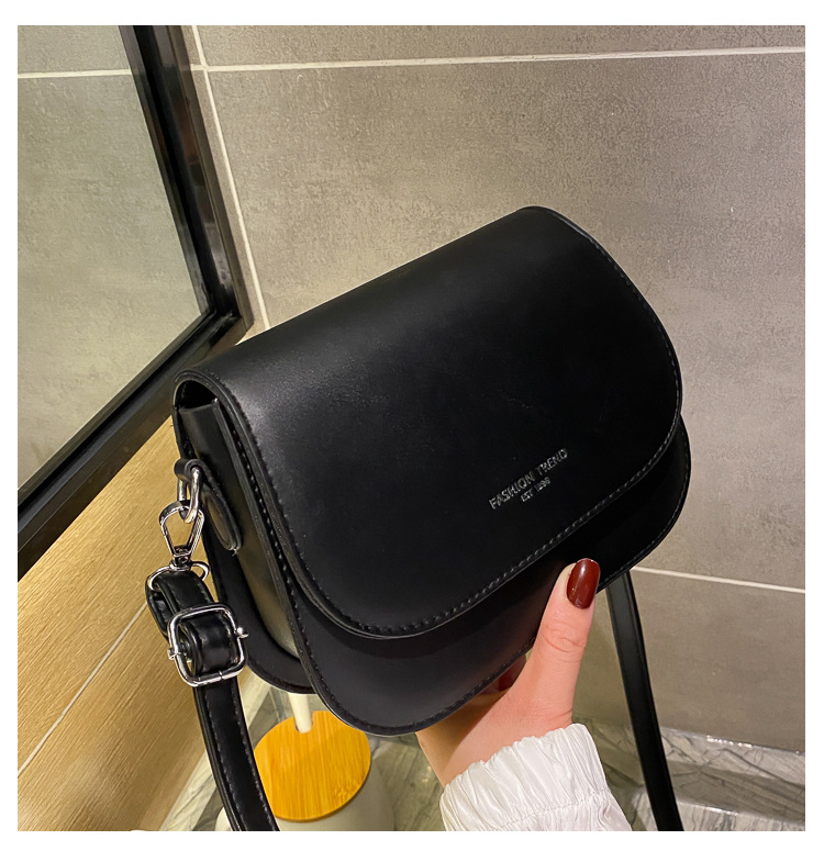 Picture of Fashionable and Simple Single Shoulder Small Bag for Women 2023 Spring New Trendyy Fashion Single Shoulder Crossbody Bag Simple Small Square Bag