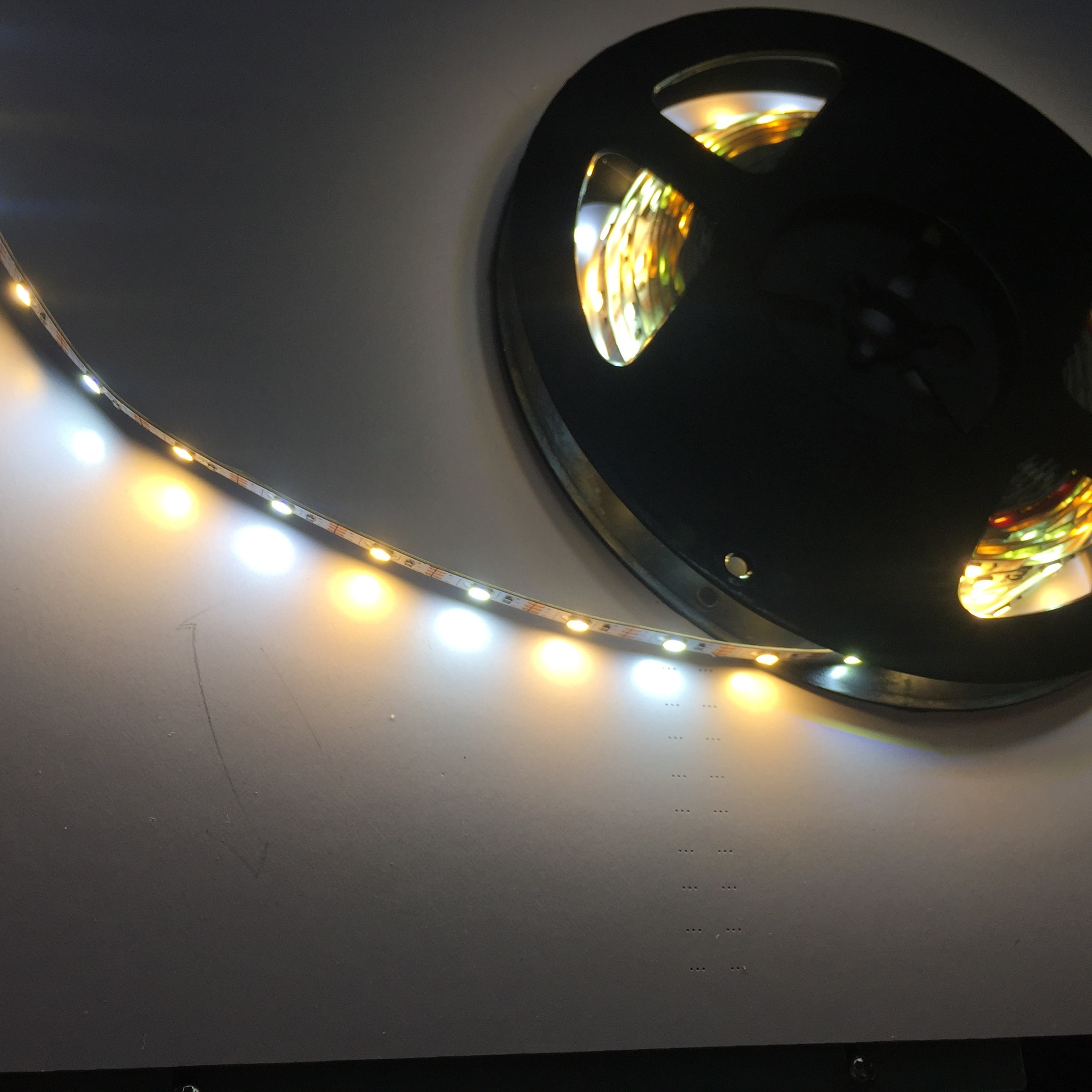 Picture of LED 2835 5V two-color lamp with 5MM high-end 120 lamp makeup mirror two-color temperature lamp wholesale source manufacturers