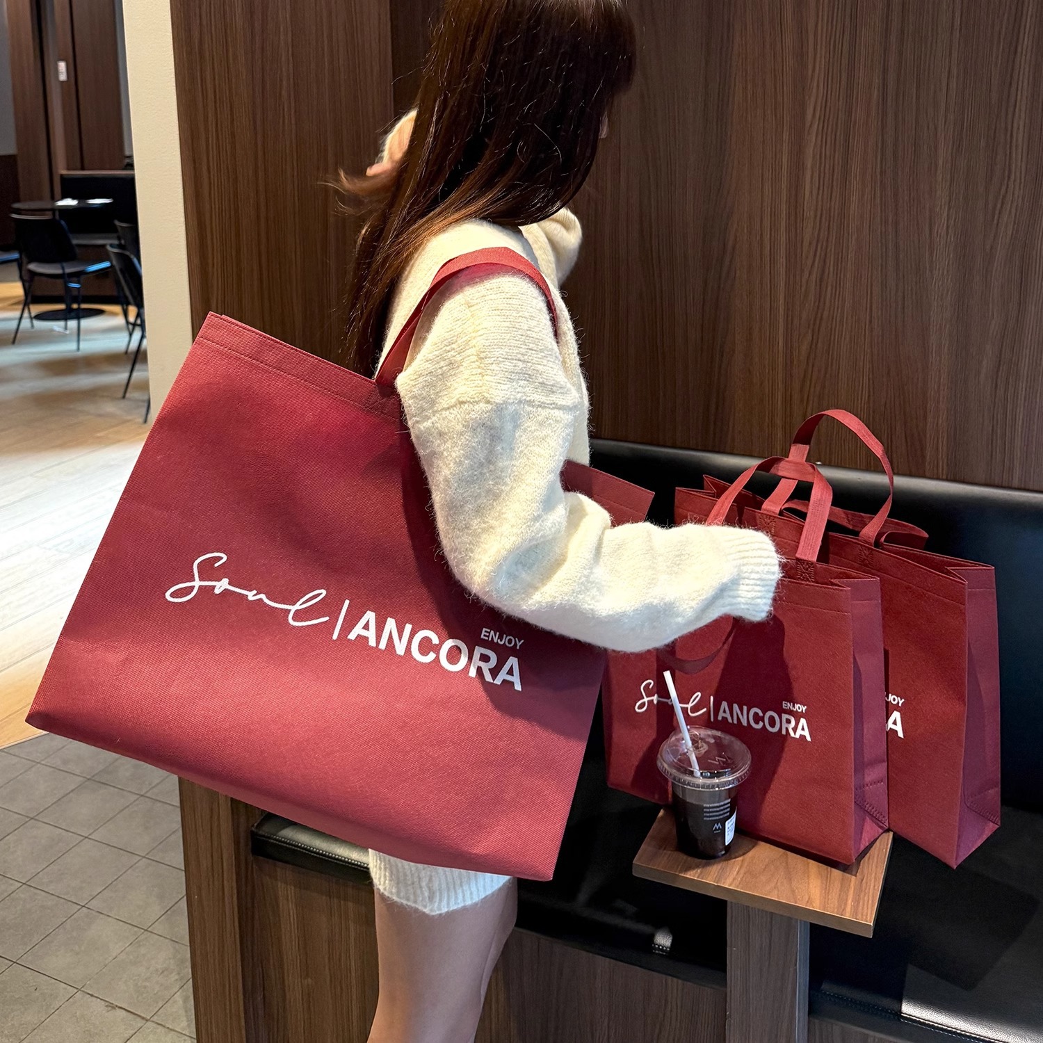 High-End Non-Woven Clothing Store Handbags Women's Clothing Packaging Shopping Gift Packaging Bags Spot Wholesale