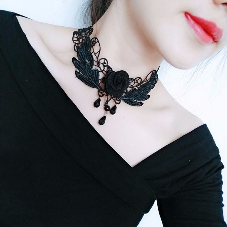 Picture of Cross Border Accessories Women's Neck Strap Court Gothic Spice Girl Neck Chain Lace Necklace Choker Clavicle Chain Collar Collar Vintage