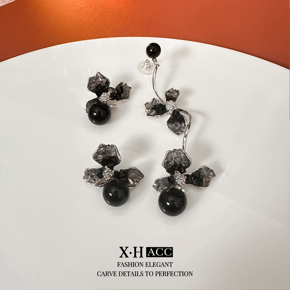 New Trendy Asymmetric Crystal Flower Earrings Dark Sweet Cool Style Light Luxury Fashion High-end Sense Earrings Silver Needle Earrings