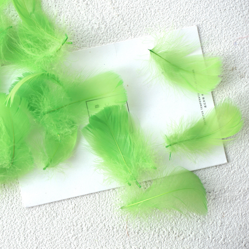 Picture of Manufacturer Wholesale Macaron Colorfulful Small Feather 5-8cm Goose Feather Small Floating Wave Ball Balloon Filling Decorative Material