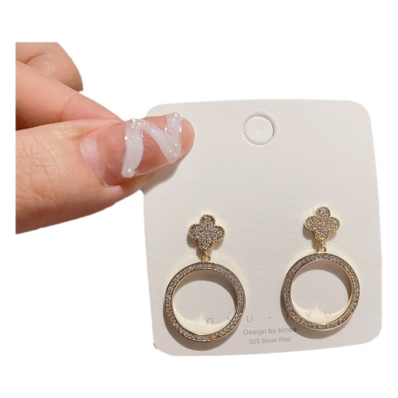 Korean Style Simple Small Earrings, High-End Niche Elegant Earrings, Jewelry Design, Exquisite Earrings for Women