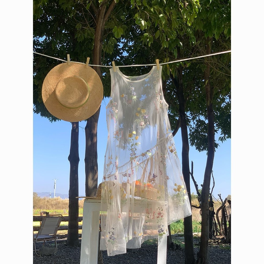 Picture of "Die Ling Huayang" Mesh Embroidered Sleeveless Dress for Women Summer Loose Layered Overskirt Vest Dress