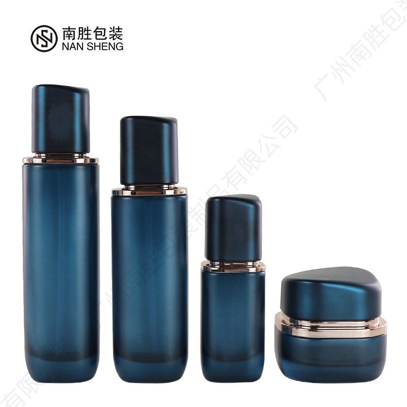 Picture of Travel sub-bottled 100ml square glass bottle water emulsion essence set sub-bottled cosmetic packaging materials