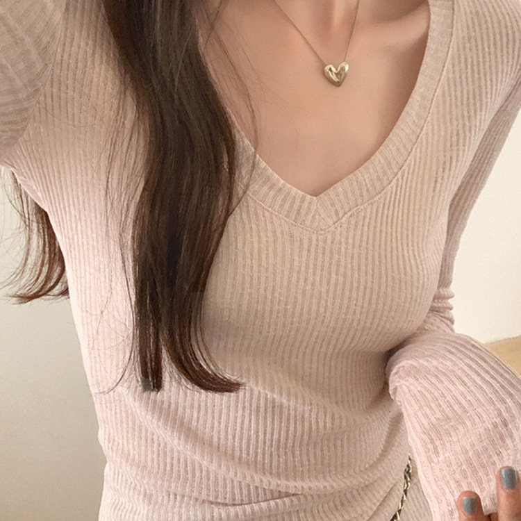 Picture of Pure Desire Low-neck SlighTly See-Through Sun ProTecTion Blouse for Women Spring and Summer New High-end V Neck KniTTed T-shirT Thin Top Slim FiT