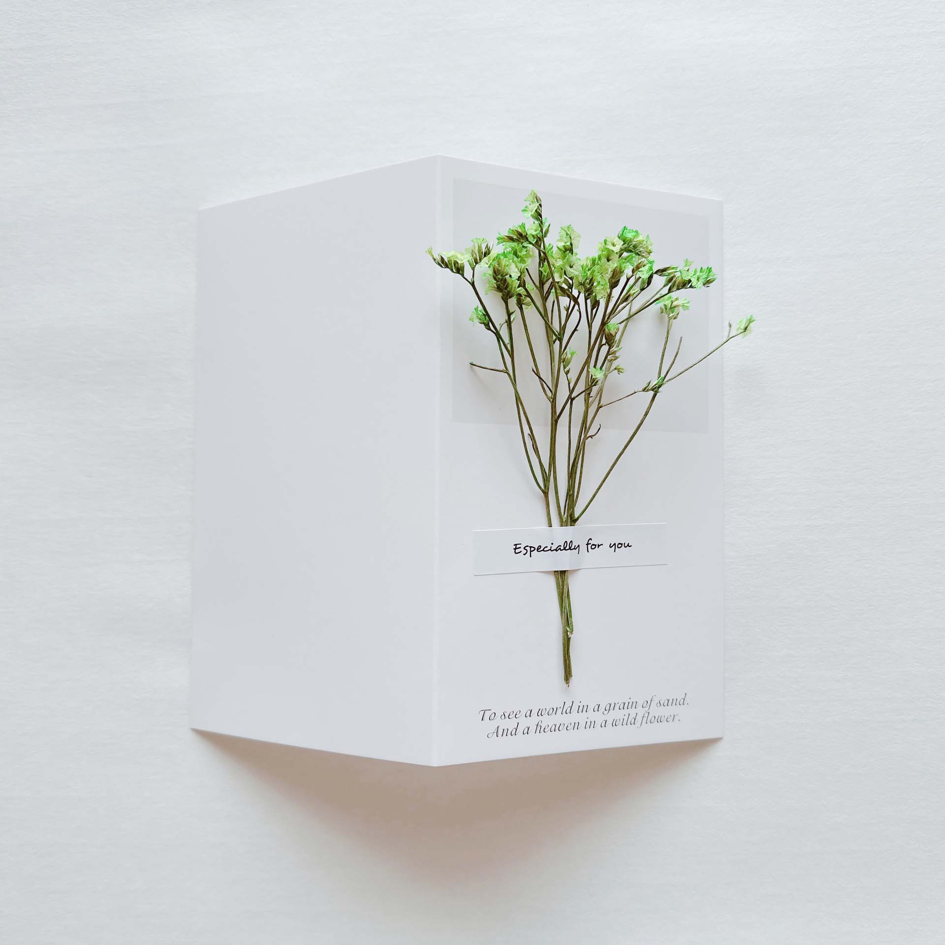 Picture of Gypsophila Dried Flower Greeting Card Birthday Greeting Card Creative Handmade Card Mid-Autumn Festival Handwritten Creative Universal Greeting Card