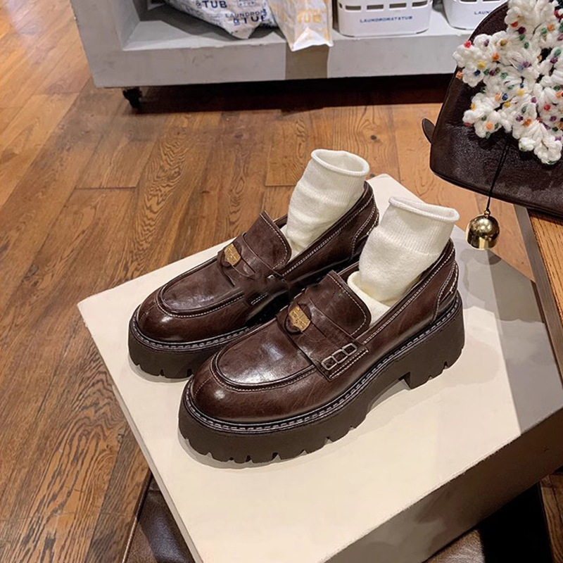 Washed Leather ~5.5Cm Height-Increasing Thick-Soled Loafers with Small Coin Embellishments for Women, British Style, Petite Brown Leather Shoes, Single Shoes