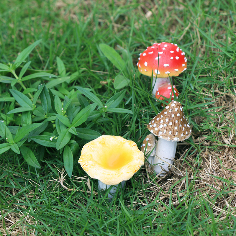 Picture of Cross-border Outdoor Courtyard Ornaments Landscape Decorations Garden Bonsai Decoration Simulation Mushroom Micro-landscape Decoration