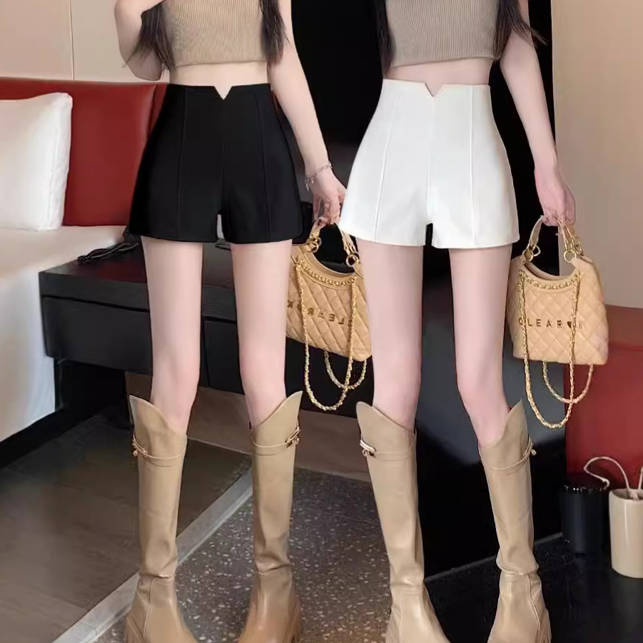 White Suit Shorts Women's Summer 2024 New High-Waisted Small Elastic Outer Wear A-Line Casual Hot Pants