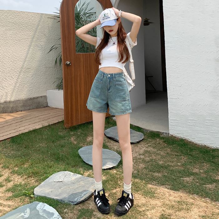 Retro Denim Shorts for Women Summer 2025 New High-Waisted A-Line Loose Slimming Look Sexy Hot Pants for Outer Wear