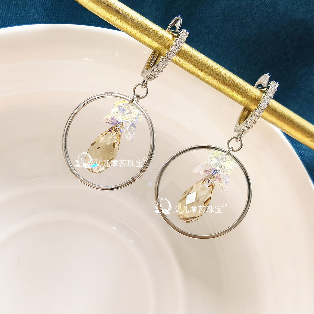 Aiermosha European and American fashion uses Austrian teardrop crystal fashion ear buckle earrings Amazon Supply