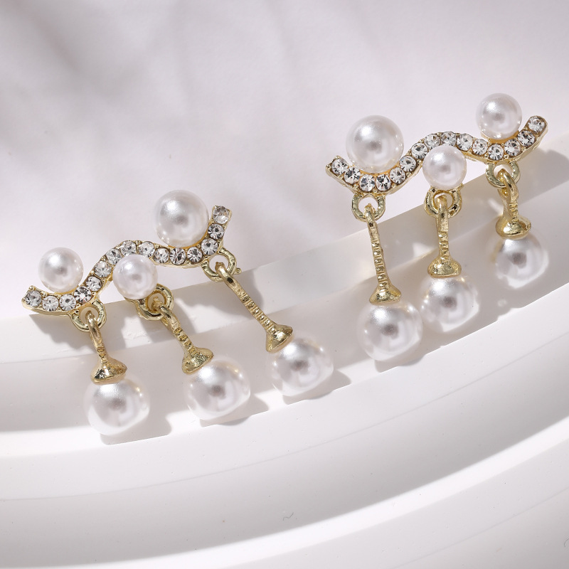 Pearl tassel earrings New 2023 earrings women's design sense niche temperament gentle high-end light luxury earrings