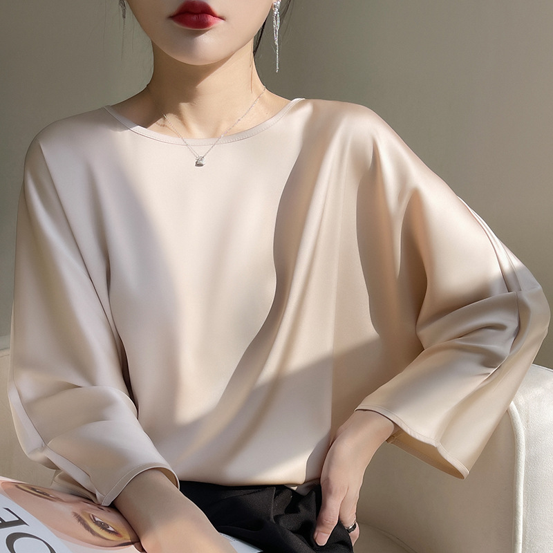 2023 New Summer Women's Round Neck Loose Nine-Quarter Sleeve Satin T-Shirt French Style Simple Top