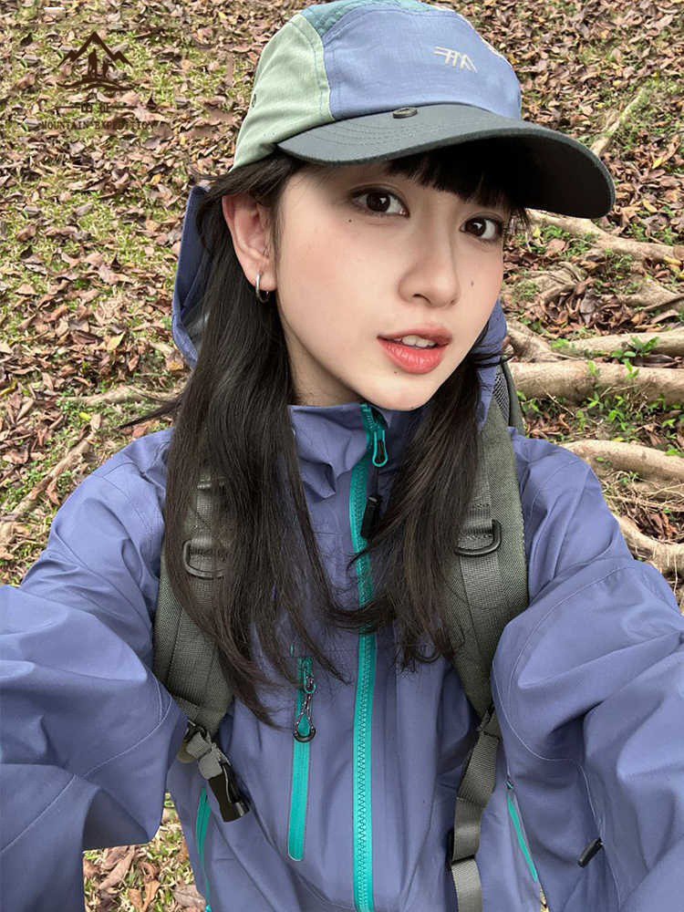 Hard Shell Jacket for Women 2025 New Spring and Autumn Outdoor Windproof and Waterproof Summer Hiking Coat with Triple Protection Technology