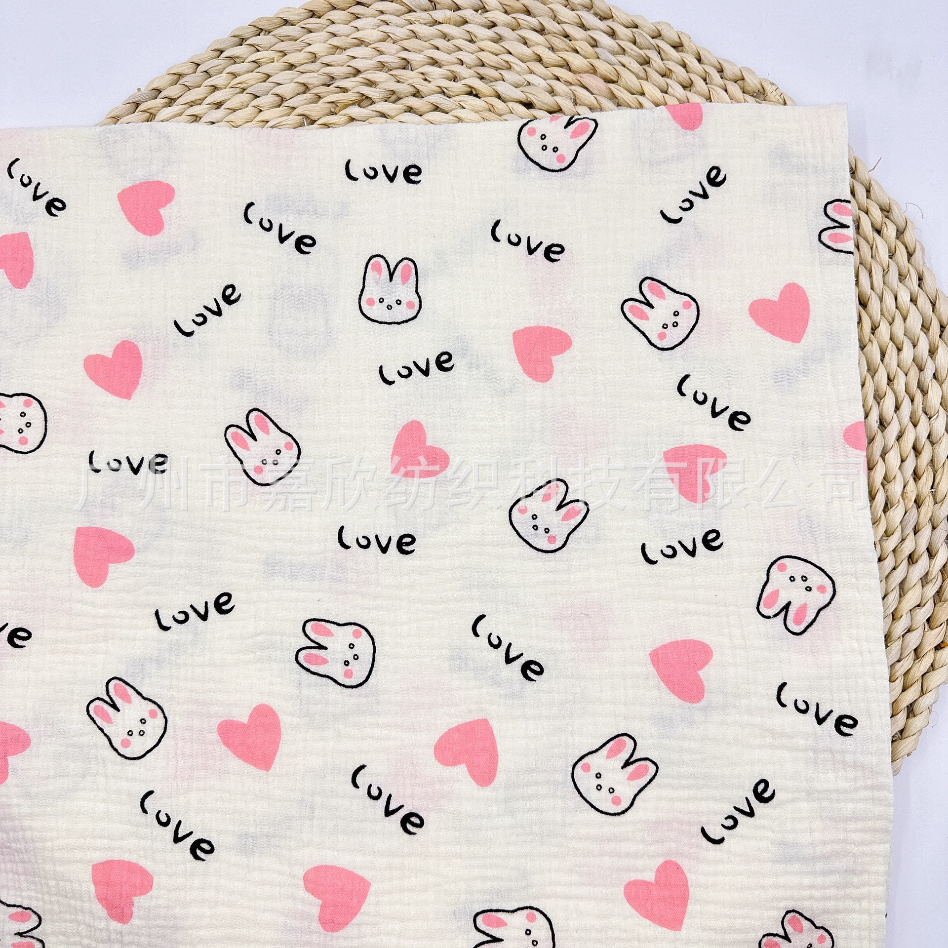 Class A double-layer yarn fabric muslin fabric baby fabric cartoon fresh rabbit print children's clothing pajamas fabric