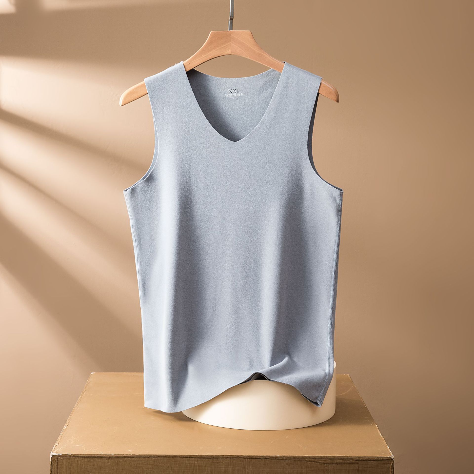 Picture of Men's Traceless Thermal Vest Double-Sided Velvet fleece-lined Thickened plus size Slim-Fit V-Neck Wide Shoulder Bottoming Thin Vest for Autumn and Winter