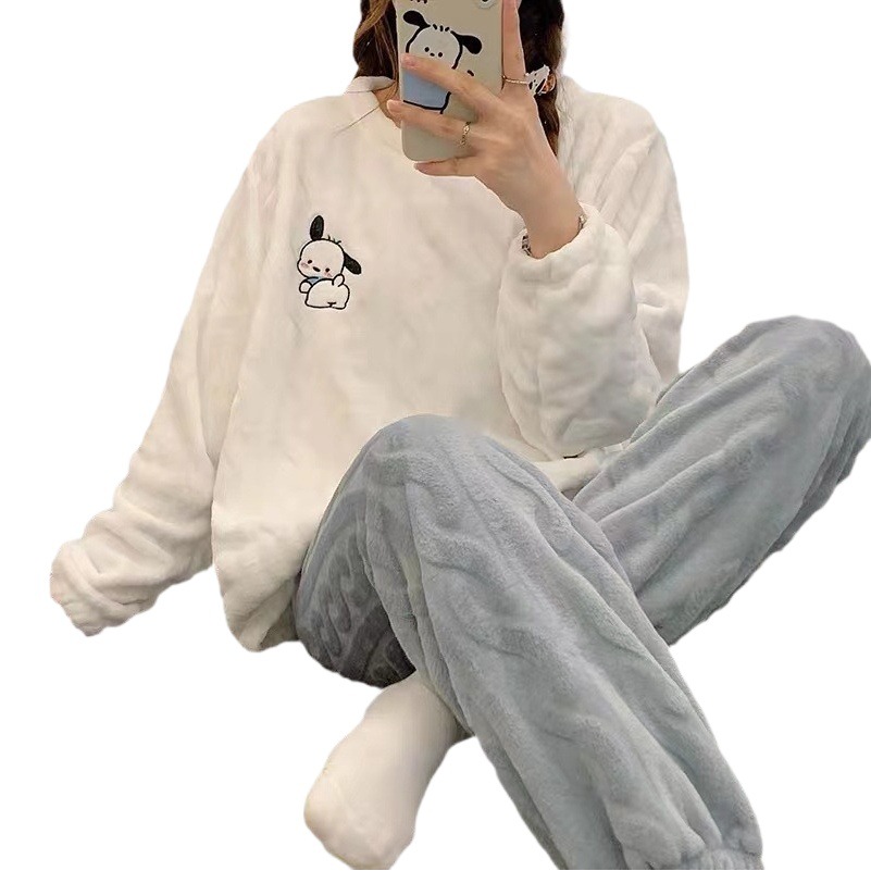 Pajamas winter women's coral fleece thickened fleece-lined long sleeve cute loose flannel home wear suit can be worn outside