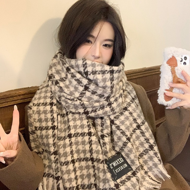 Picture of Korean Style Contrasting Houndstooth Scarf for Women in Autumn and Winter, Warm Retro, Versatile, High-End Shawl, Dual-Purpose Thickeneded Scarf