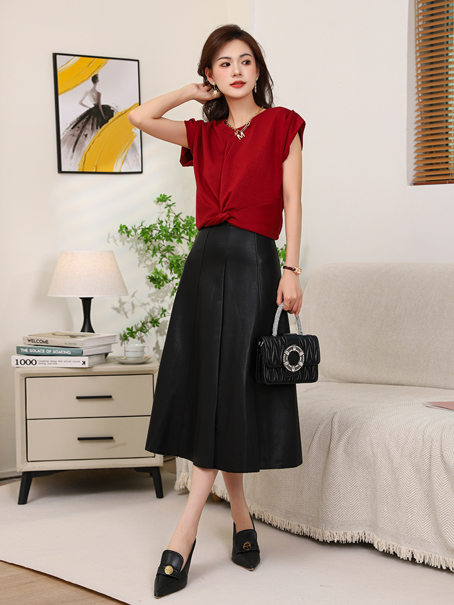 Picture of Autumn and Winter High-End Elegant High-Waisted Leather Skirt for Women, Mid-Length Pu Protein Leather High-End Large Hem A-Line Skirt