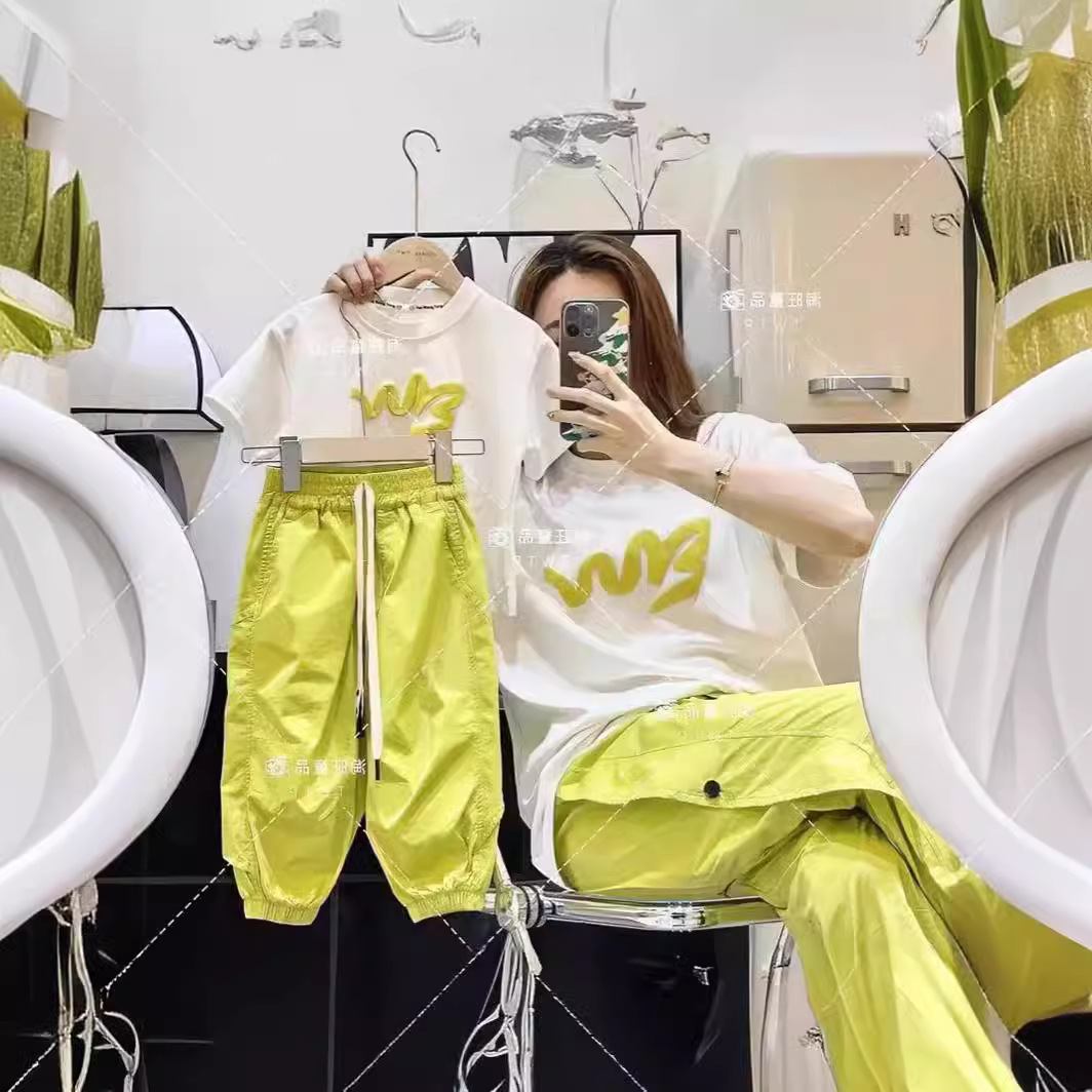 Girls' Suit Women's Summer Suit 2024 New Mother and Daughter Stylish T-Shirt Parent-Child Suit Internet Celebrity Craft Pants Two-piece Set