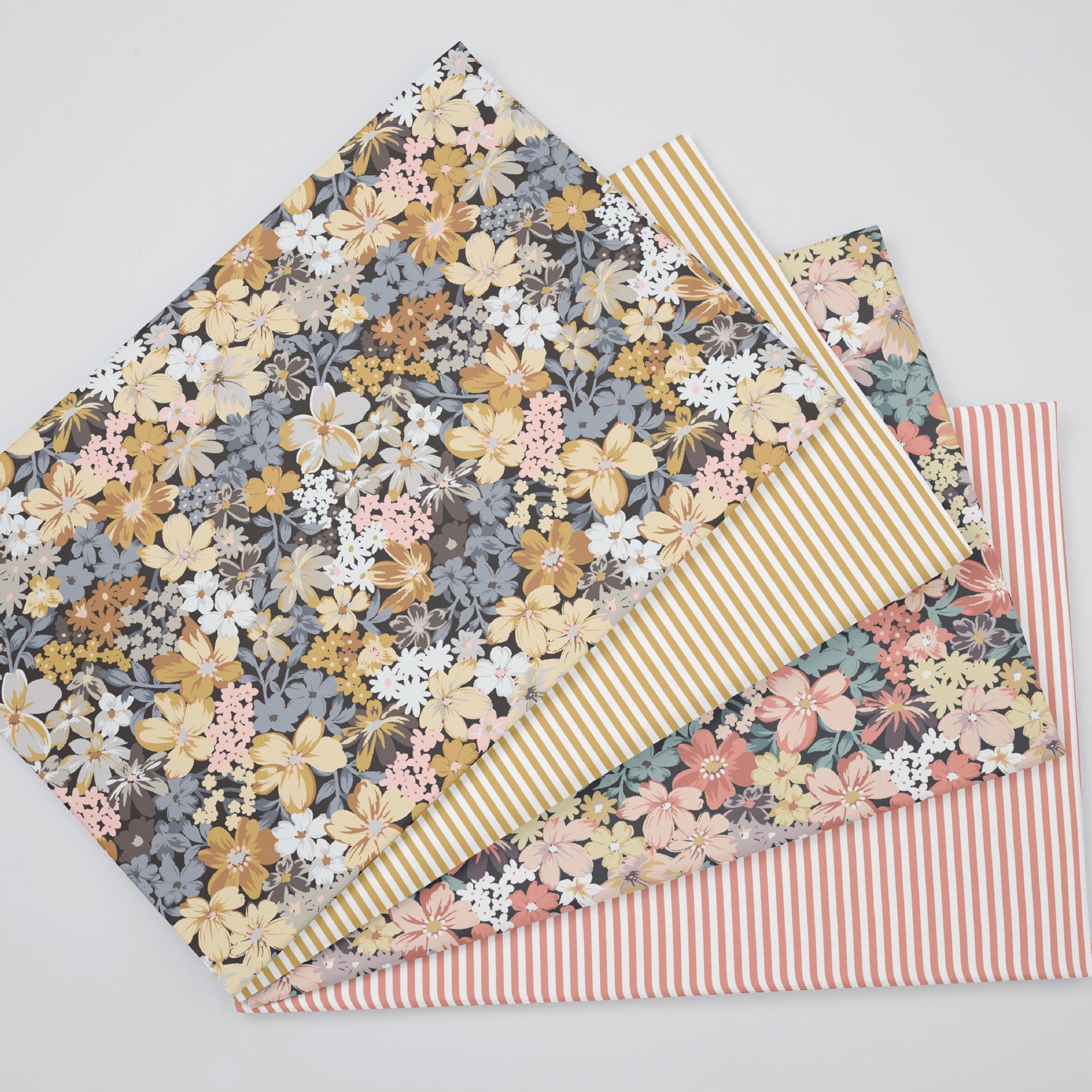 Wholesale Supply of 133*72 Twill Printed Fabric, Small Flower Printed 40 Count Cotton Fabric, 1.6m Width
