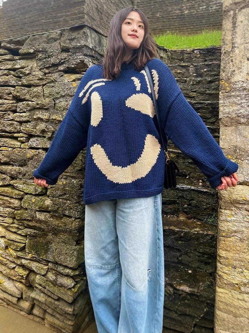 European and American Cross-border 2024 New Amazon Smiley Contrast Loose Slim Crewneck Knitted Sweater Women's Top