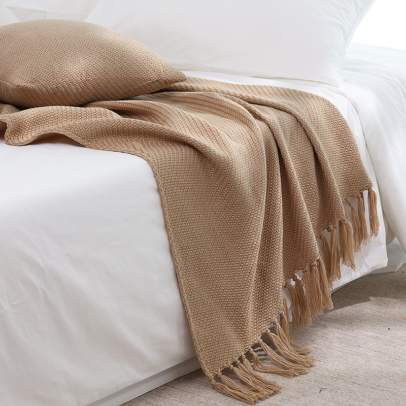 Hotel homestay bed towel blanket in stock Nordic solid color simple high-end bed knitted blanket a generation of hair