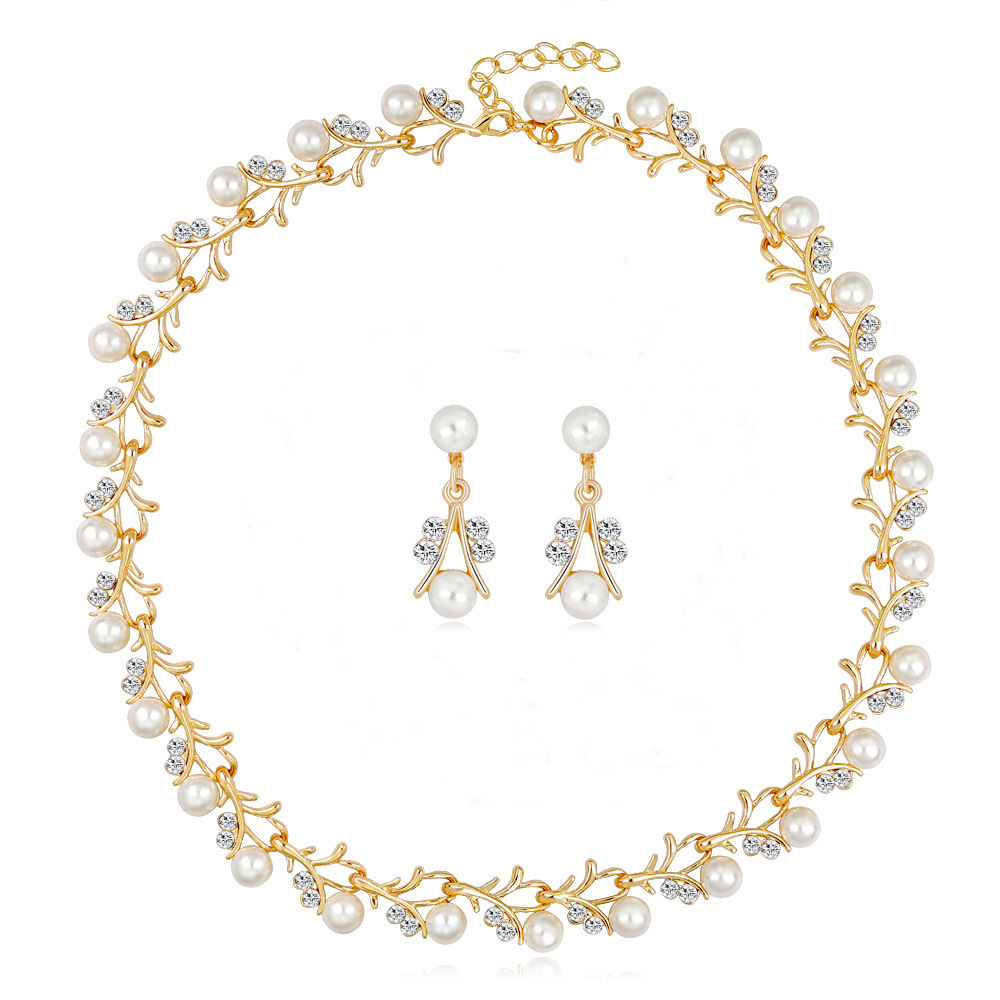 Picture of Cross-border e-commerce for fashion alloy flowers diamond pearl necklace earrings bracelet jewelry suit three-piece set