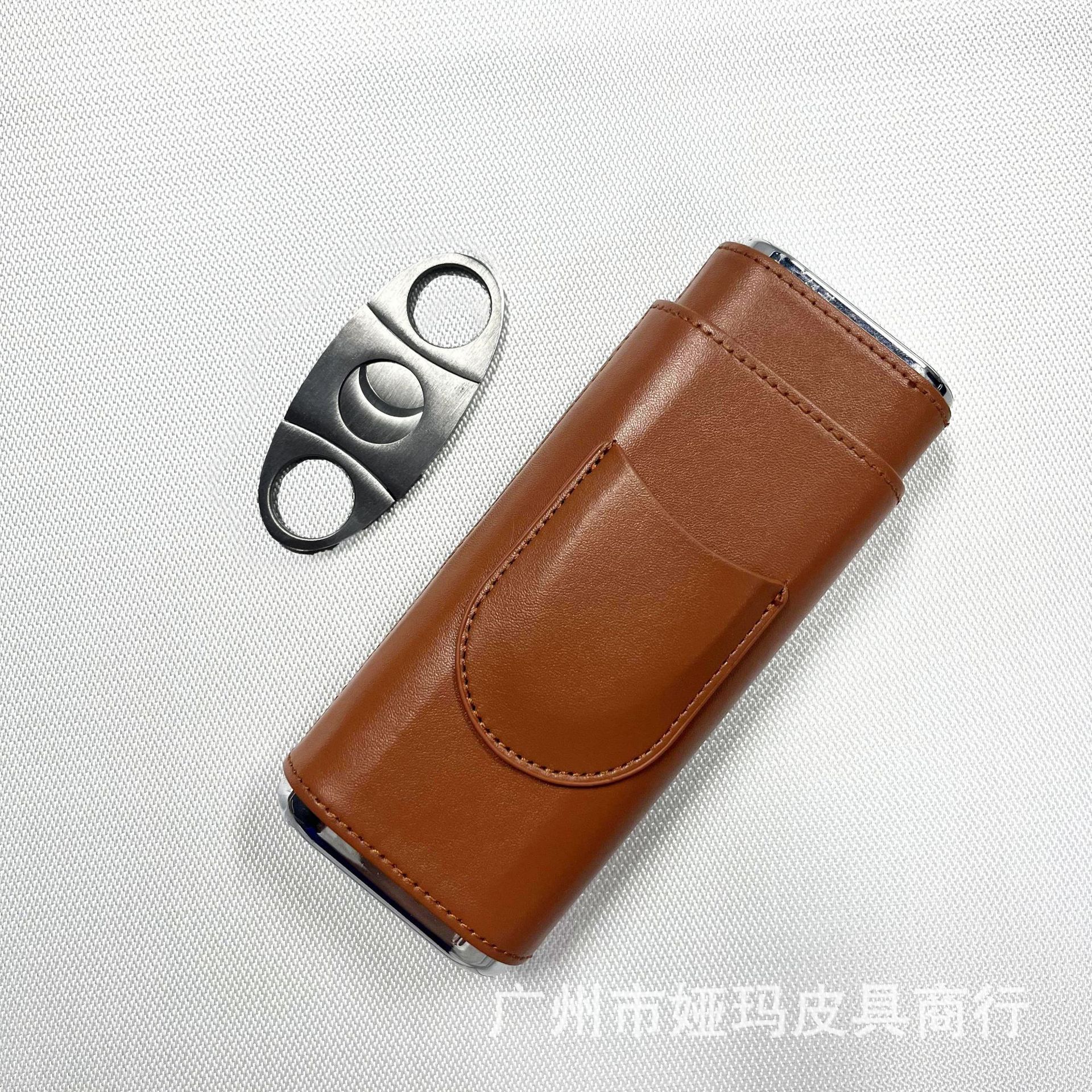 Picture of In stock wholesale three-piece cigar moisturizing box protective cover cross-border portable travel pine cigar storage box