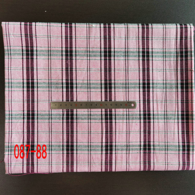 Picture of in stock brushed plaid fabric spring and summer women's shirt cloth 21 polyester cotton woven flannel plaid lining