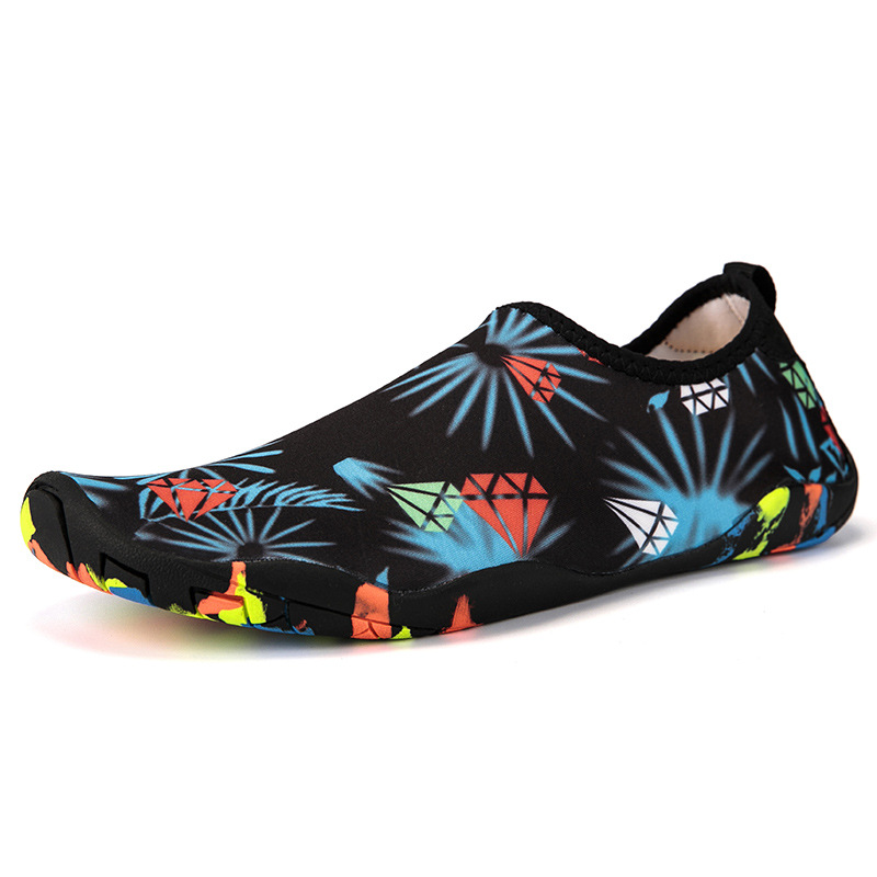 Picture of Water shoes, men and women outdoor diving shoes breathable swimming shoes beach snorkeling shoes