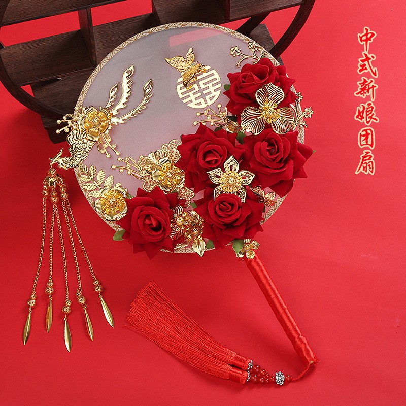 One-piece delivery Xiuhe Group fan bride Chinese wedding bouquet ancient style wedding fan long handle finished fan wedding fan
