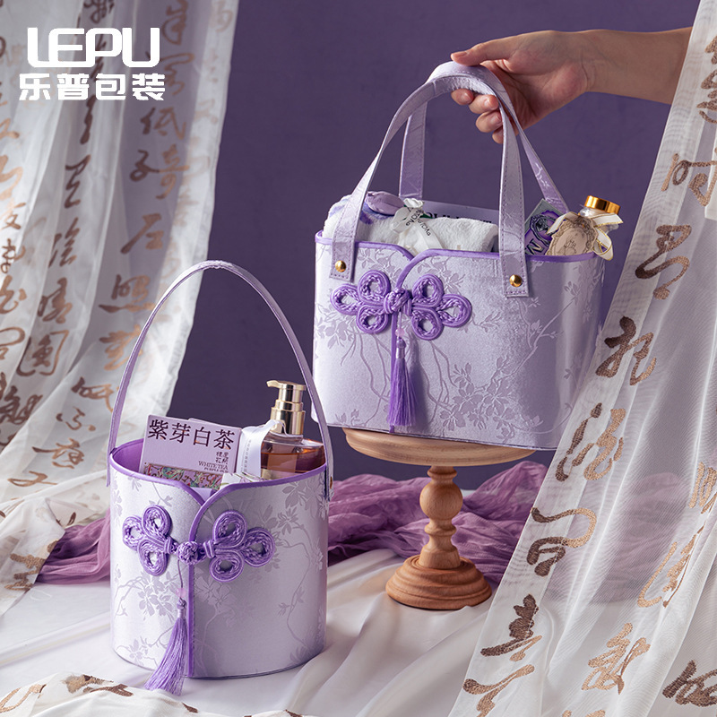 New Chinoiserie Retro Tassel Satchel Brocade Hug Bucket Wedding Souvenir Birthday Gift Business Wedding Wedding Wholesale