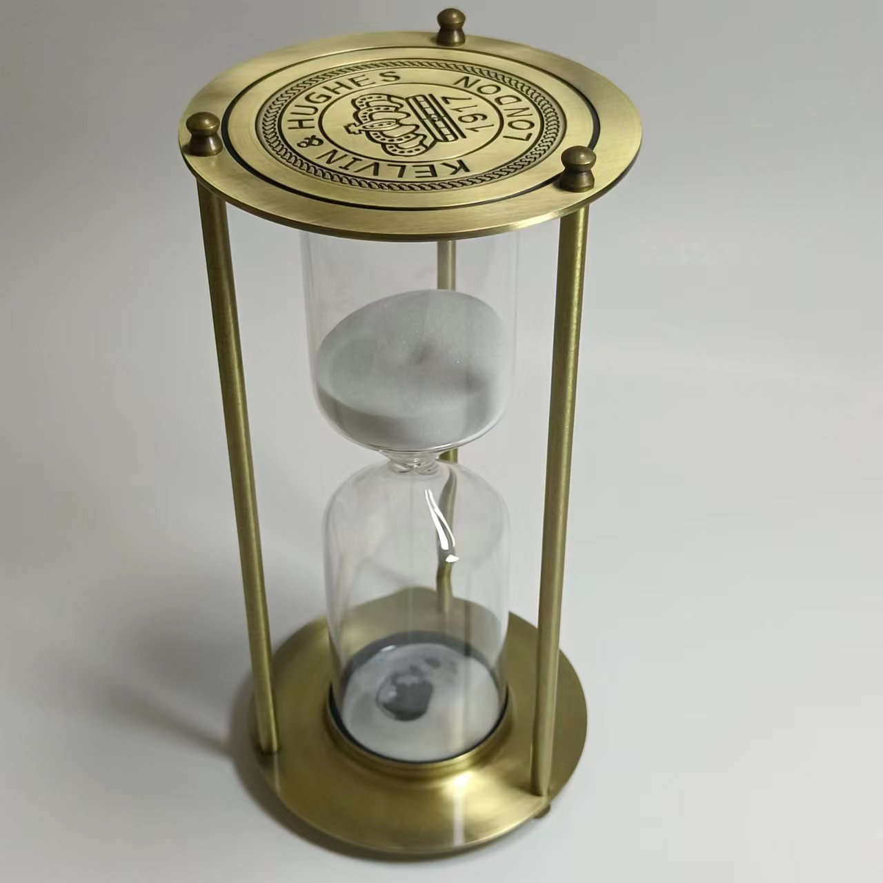 Picture of Vintage Metal Hourglass 1917 Crown Glass Hourglass Timer Gift Ornaments Home Decoration Gift Crafts