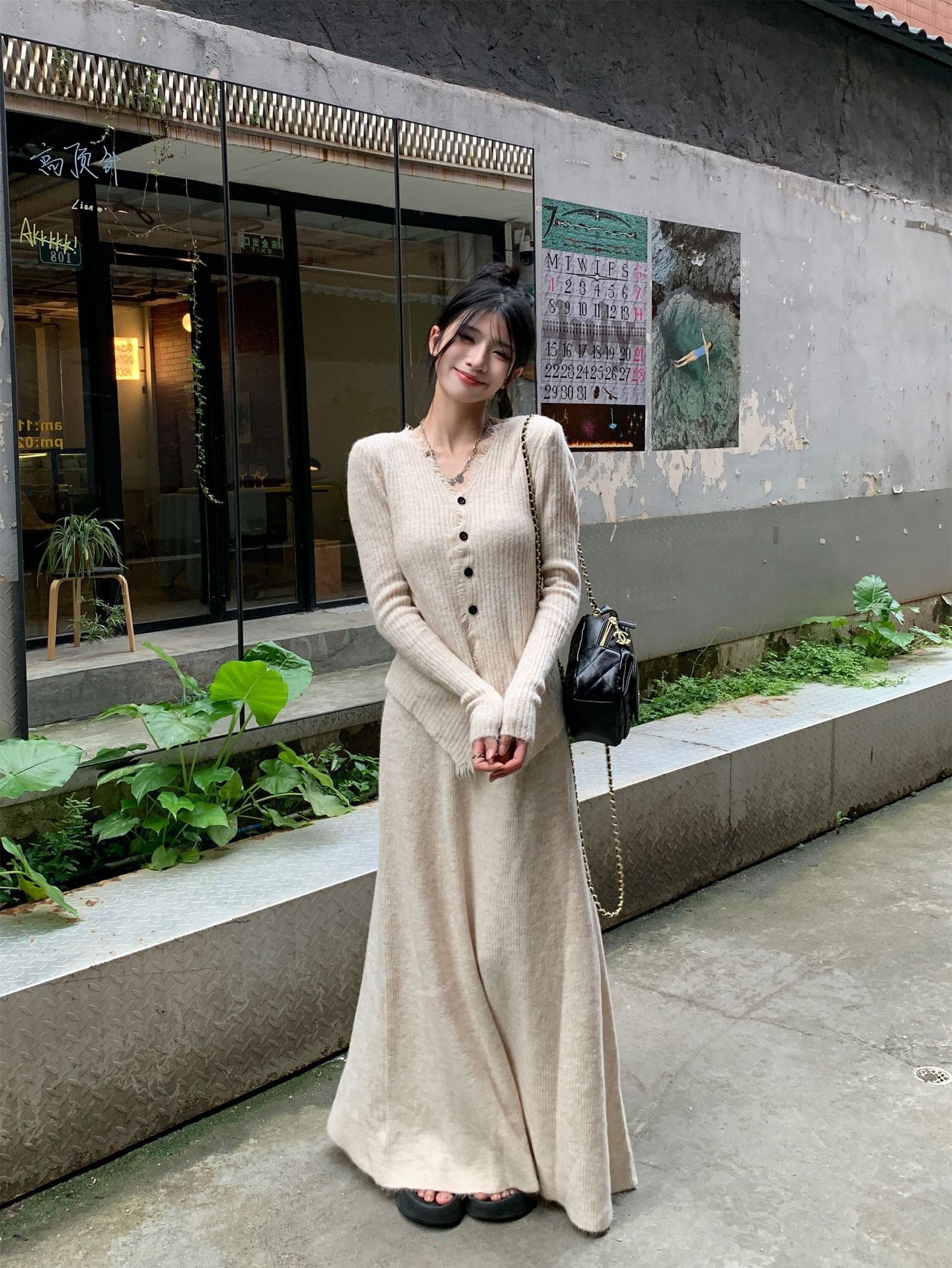 Picture of Early Autumn and Winter 2024 New Soft Waxy V-Neck Fur Edge Slim-Fit Slimming Knitted Cardigan Niche Design Sense Top for Women