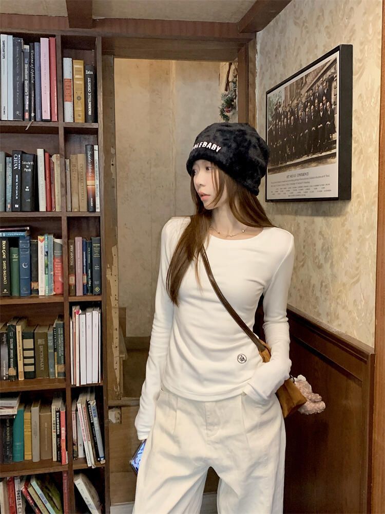 French Style Sweet Spicy Crewneck Basic Embroidered Long-sleeved T-shirt Women's 2024 Autumn Slim Fit Base Shirt Korean Style Shoulder Top