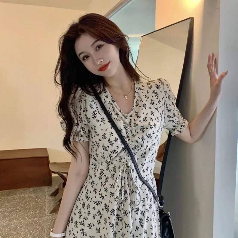 Summer 2024 New Style Floral Elegant Skirt for Small Men Mid-length Short-sleeved French Style Fresh dress Fairy