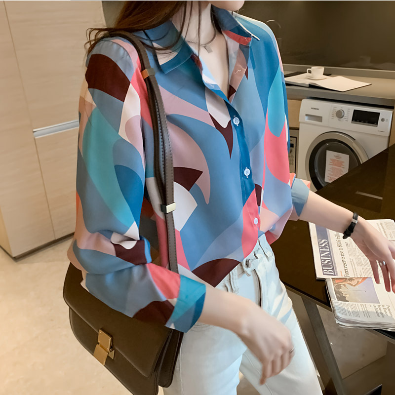 Picture of Spring New Women's Korean-style Loose Western-style Lapel Printed Chiffon Shirt Top Cardigan Casual Long-sleeved Shirt