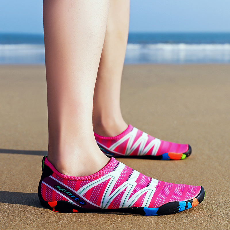 Outdoor Diving and Snorkeling Beach Shoes and Socks for Men and Women, Skin-Friendly Wading Beach Socks, Women's Swimming Shoes, Quick-Drying Soft-Soled River Tracing Shoes