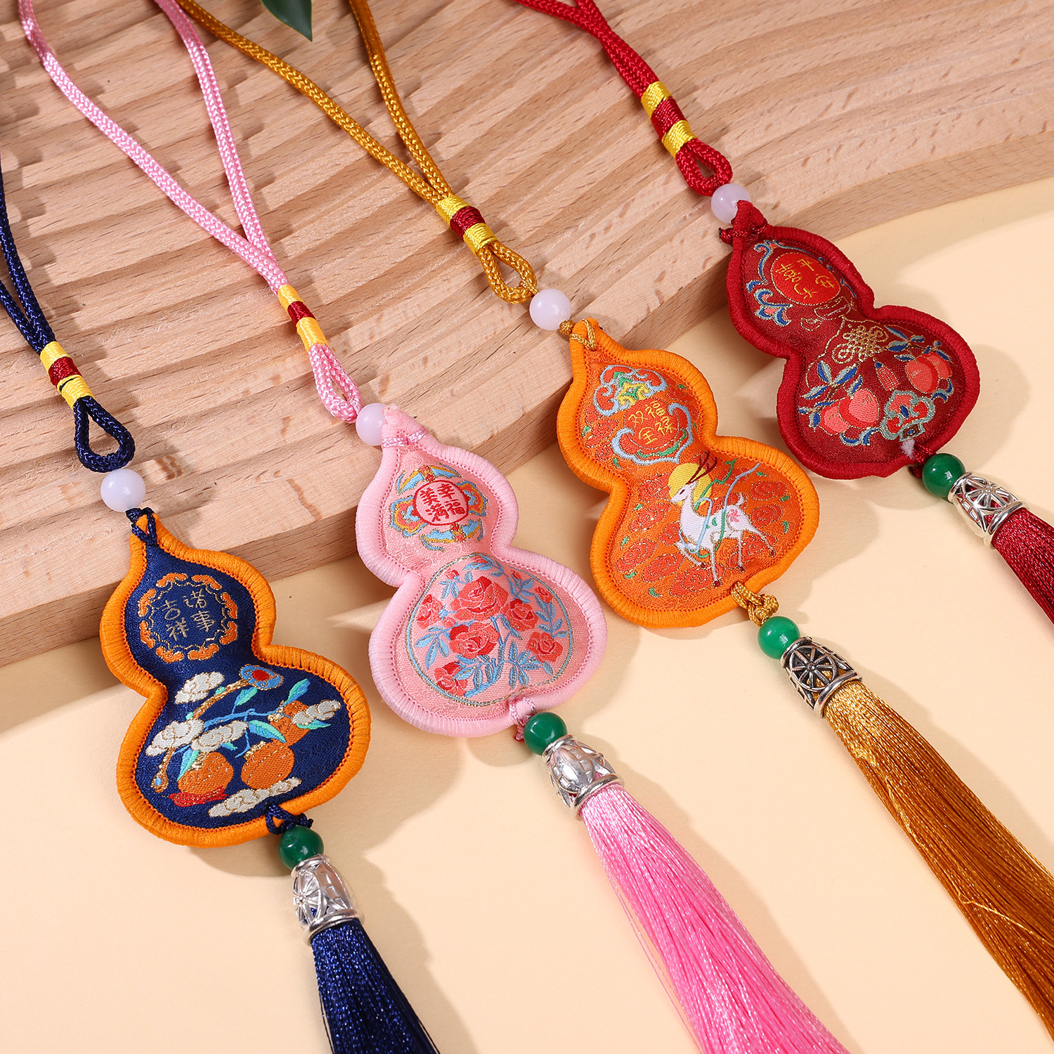 Picture of New Gourd Pendant Sachet Embroidered Small Sachet Carry-on Antique Sachet Gifts Car Bags Hanging Ornaments