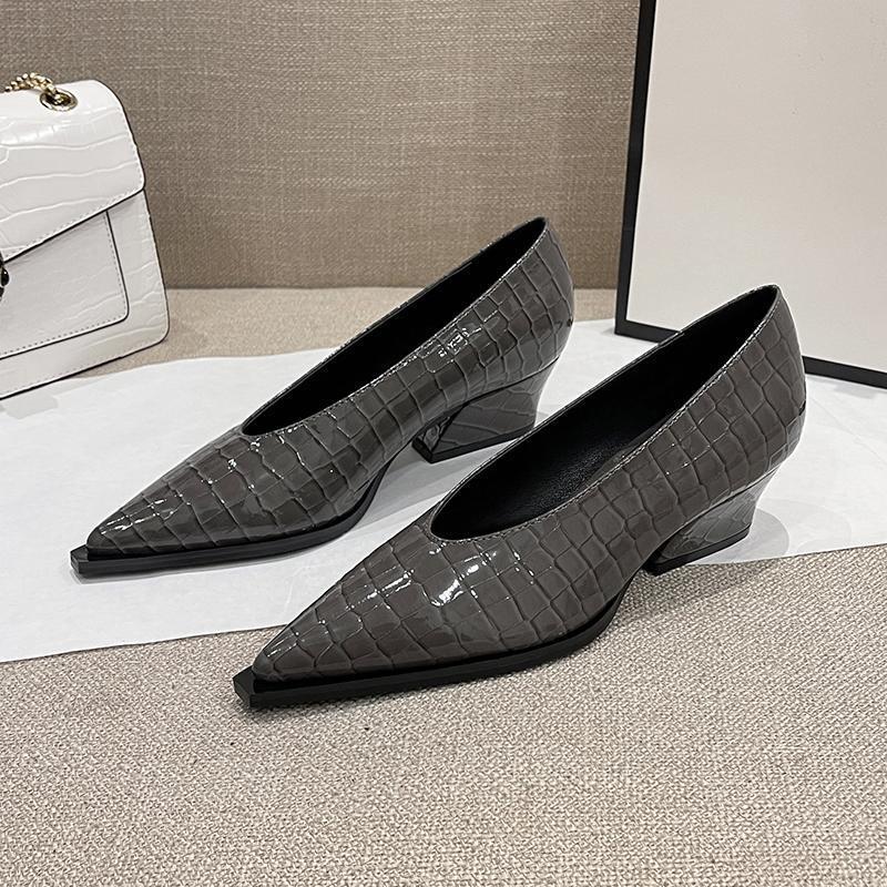 Spring 2025 New Black Pointed V-Mouth Thick Heel Single Shoes Women's Fashion Patent Leather Medium Heel Granny Shoes Professional Women's Shoes