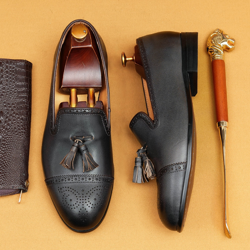 [presale Non-in stock] 2025 New British Carved Foreign Trade Business Leisure One Pedal Tassel Loafers Men