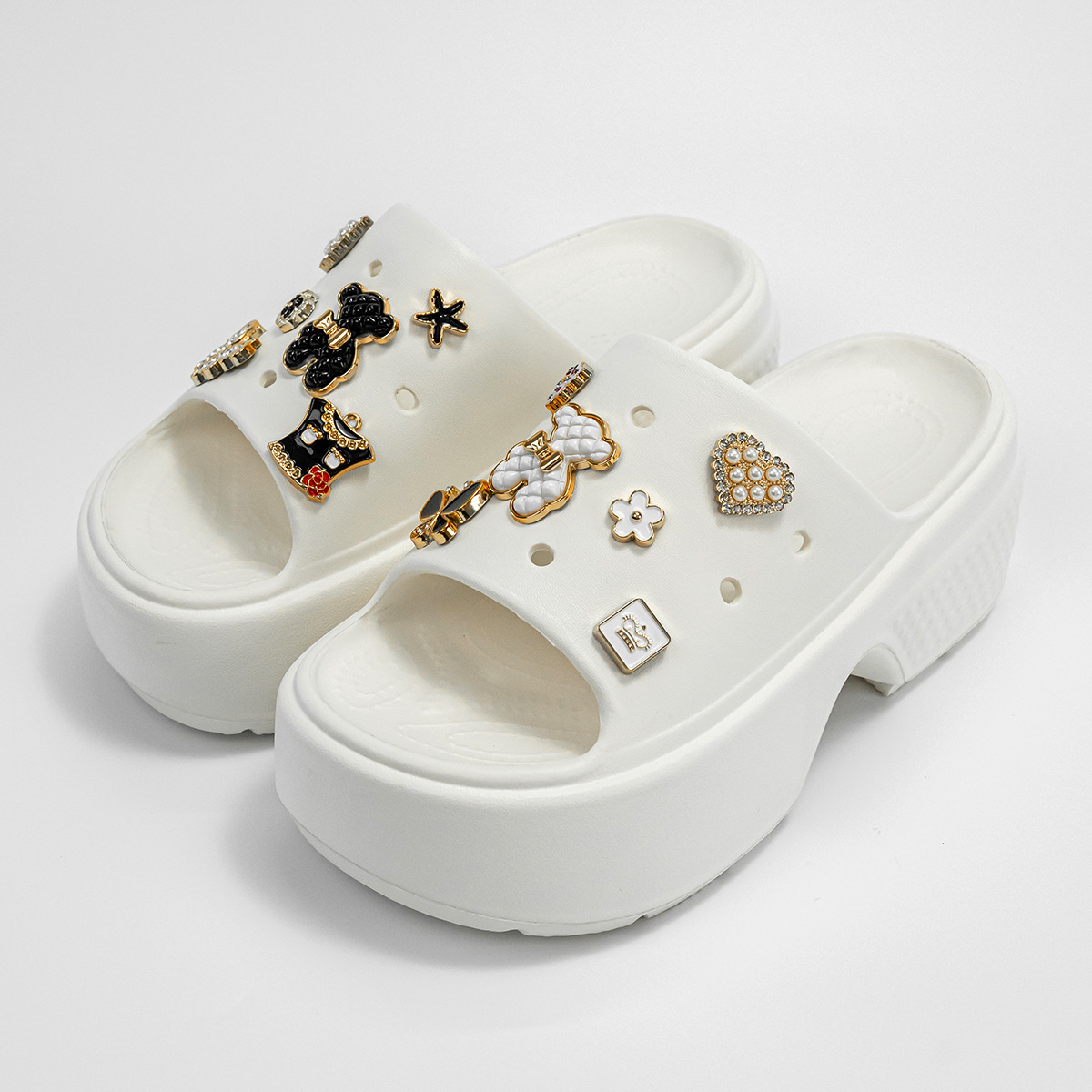 New Internet Celebrity Thick Bottom Elevated Black and White Bear Slippers Women's EVA Outer Wear Beach Summer Cross-border Wholesale Slippers