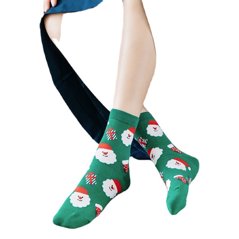 Autumn and Winter Socks Women's Mid-Calf New Christmas Socks Versatile Cartoon Snowman Elk Socks Festive Red Socks