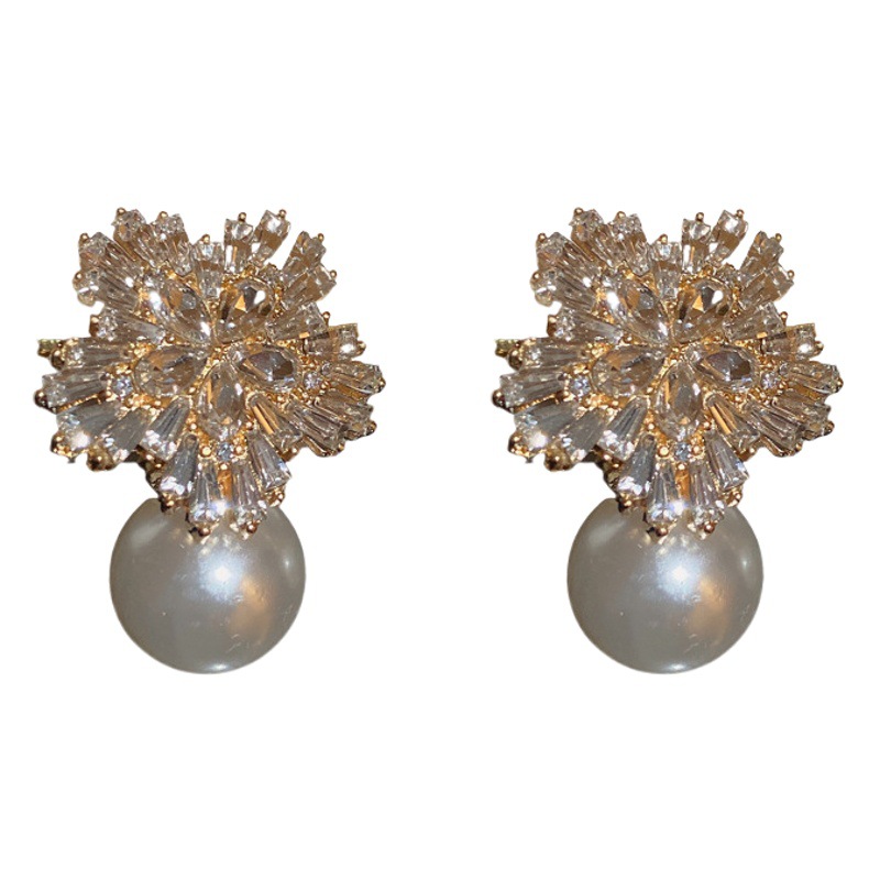 Silver Pin Diamond Flower Pearl Earrings High Sense Fashion Earrings New Niche Elegant Light Luxury Earrings for Women